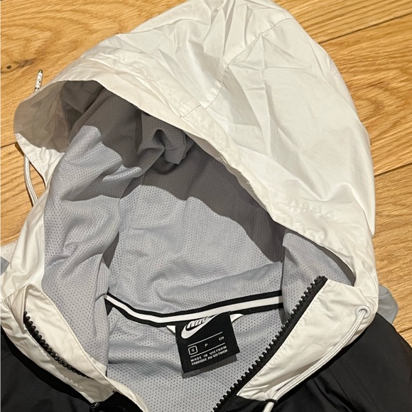Nike Black and Gray Hooded Windrunner Jacket - Picture 5 of 5
